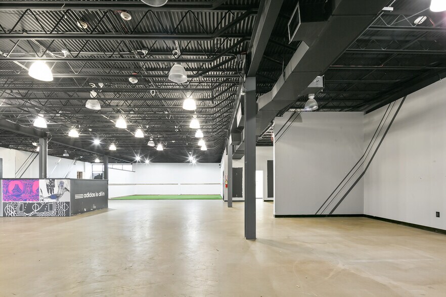 More Photos Of 183 S Broadway, Hicksville Office For Lease
