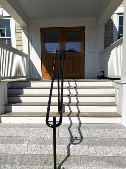 More Photos Of 28 Market St, Warren Theater Concert Hall For Sale