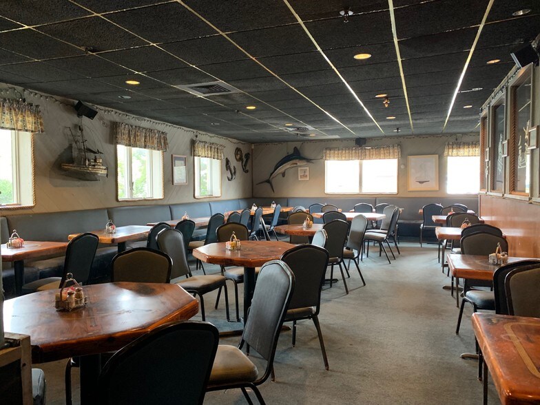 More Photos Of 101 Montauk Hwy, Lindenhurst Restaurant For Sale