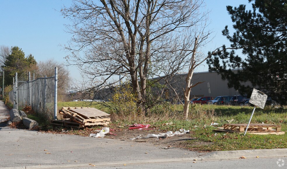 More Photos Of 1999 Forbes St, Whitby Warehouse For Lease