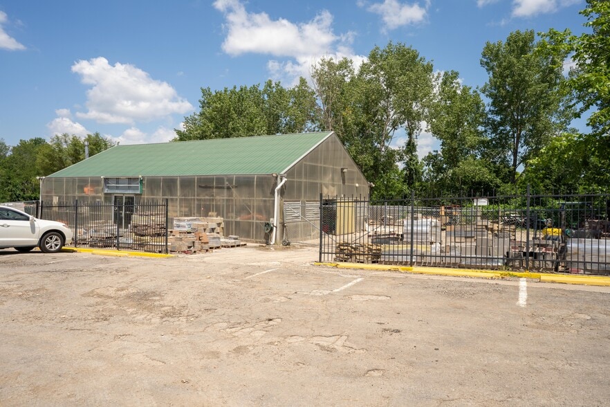 More Photos Of 15640 US 40 Hwy, Kansas City Freestanding For Sale