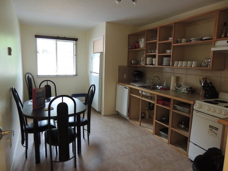 More Photos Of 3201 Oceanview Dr, Tlell Hotel For Sale