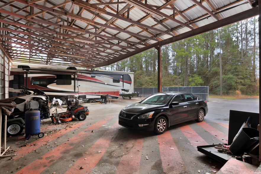 More Photos Of 2023 Memorial Dr, Waycross General Retail For Sale