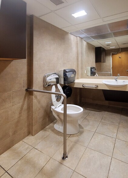 More Photos Of 5676-5678 Riverdale Ave, Bronx Office For Lease