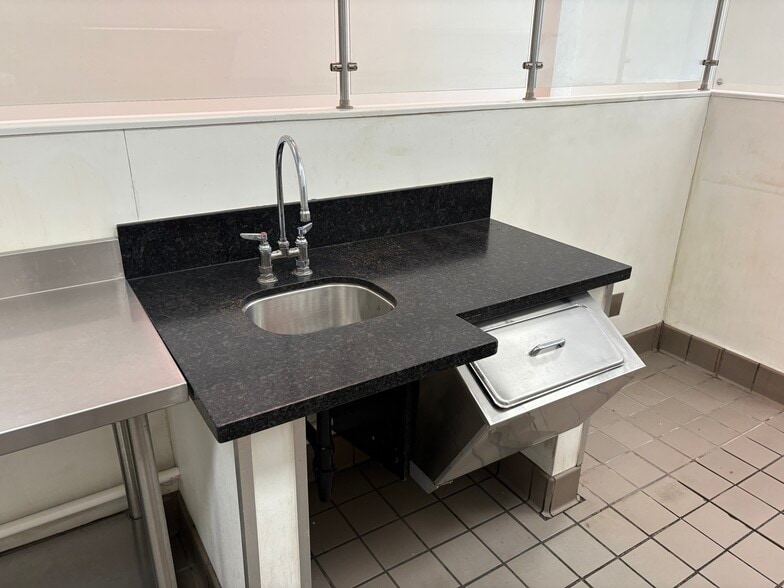 More Photos Of 517-519 4th St, Santa Rosa General Retail For Lease