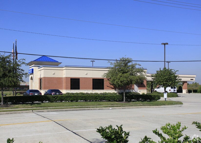 More Photos Of 9997 Almeda Genoa Rd, Houston Bank For Lease