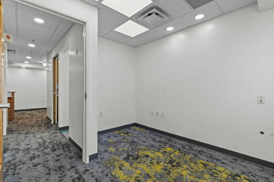 More Photos Of 10412 Allisonville Rd, Fishers Medical For Sale