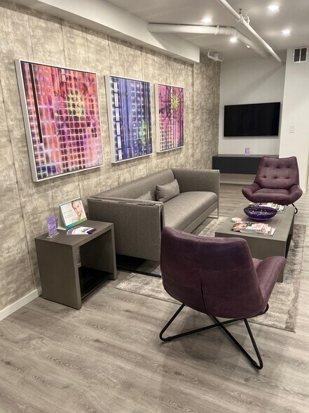 More Photos Of 511 W 20th St, New York Storefront Retail Residential For Lease