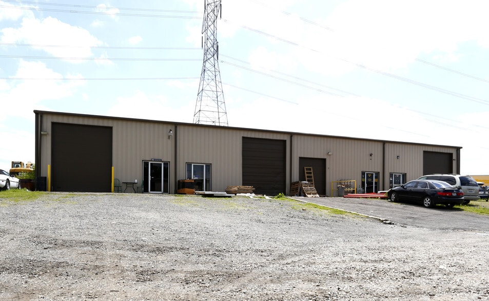 More Photos Of 7464 Butler Warren Rd, Mason Unknown For Lease
