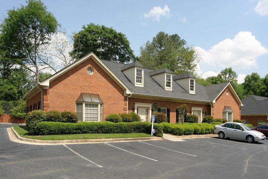 Primary Photo Of 1439 McLendon Dr, Decatur Medical For Sale