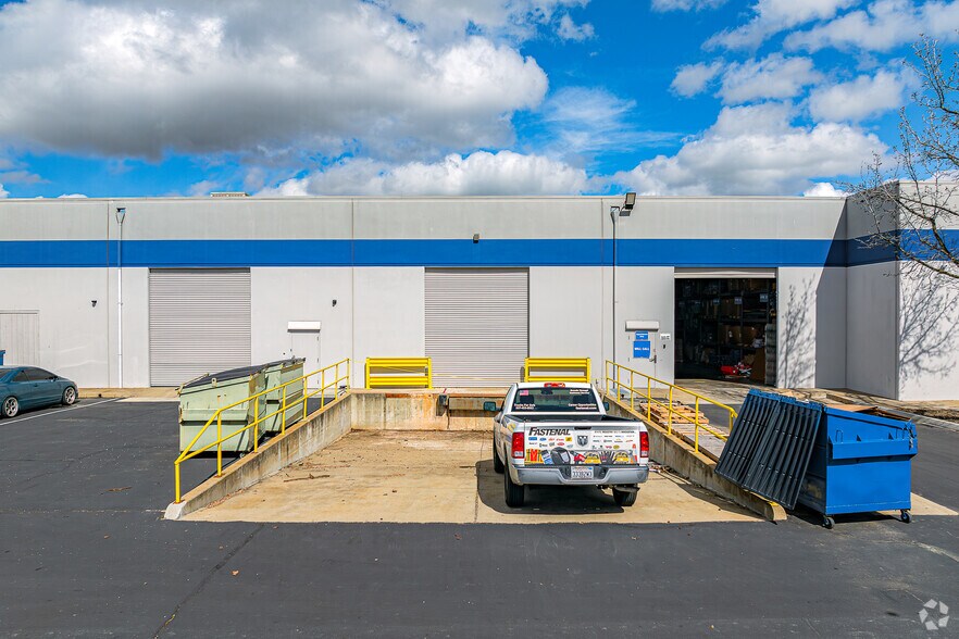 More Photos Of 1045 W National Dr, Sacramento Unknown For Lease