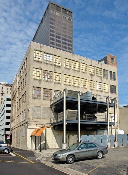 More Photos Of 34-38 N Jefferson St, Dayton Office For Sale