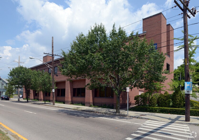 More Photos Of 825-827 N Main St, Providence Medical For Lease