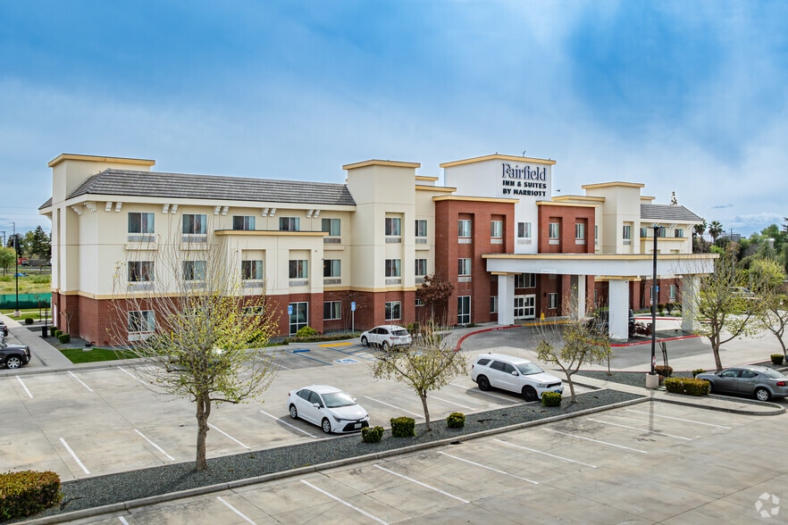 Primary Photo Of 1225 Hillman St, Tulare Hotel For Sale