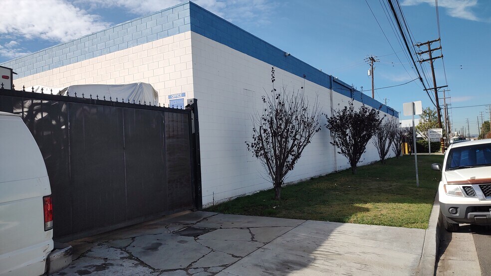 More Photos Of 12306 Los Nietos Rd, Santa Fe Springs Warehouse For Sale