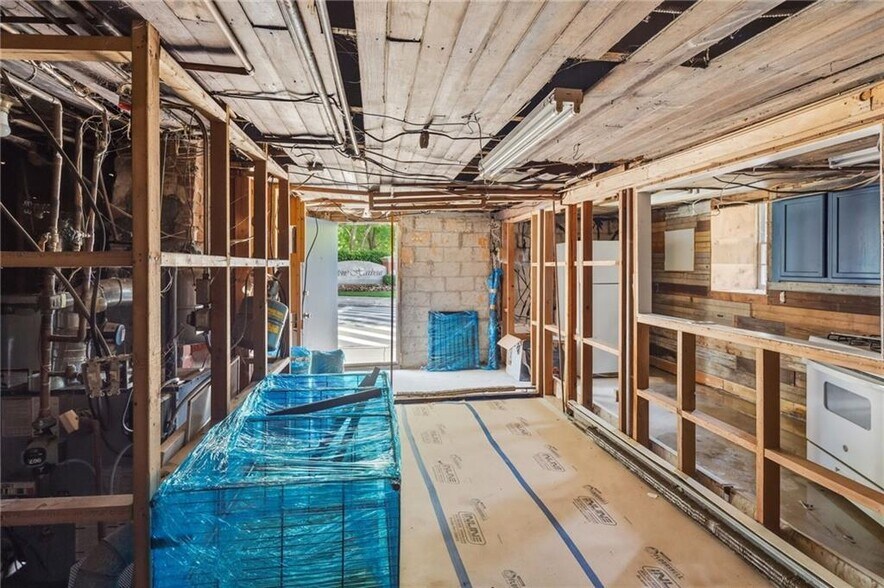 More Photos Of 400 Thames St, Bristol Multifamily For Sale