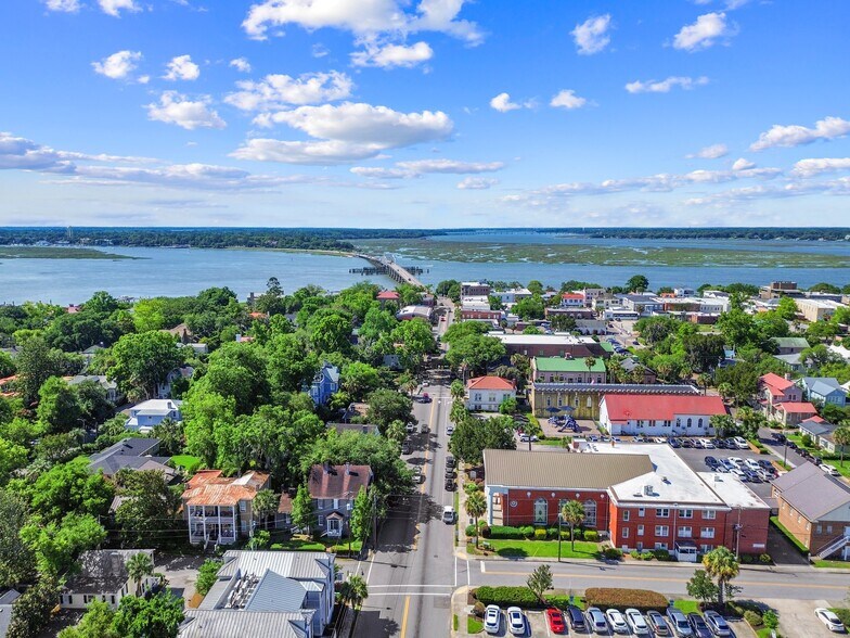 More Photos Of 609 Carteret St, Beaufort Storefront Retail Residential For Lease