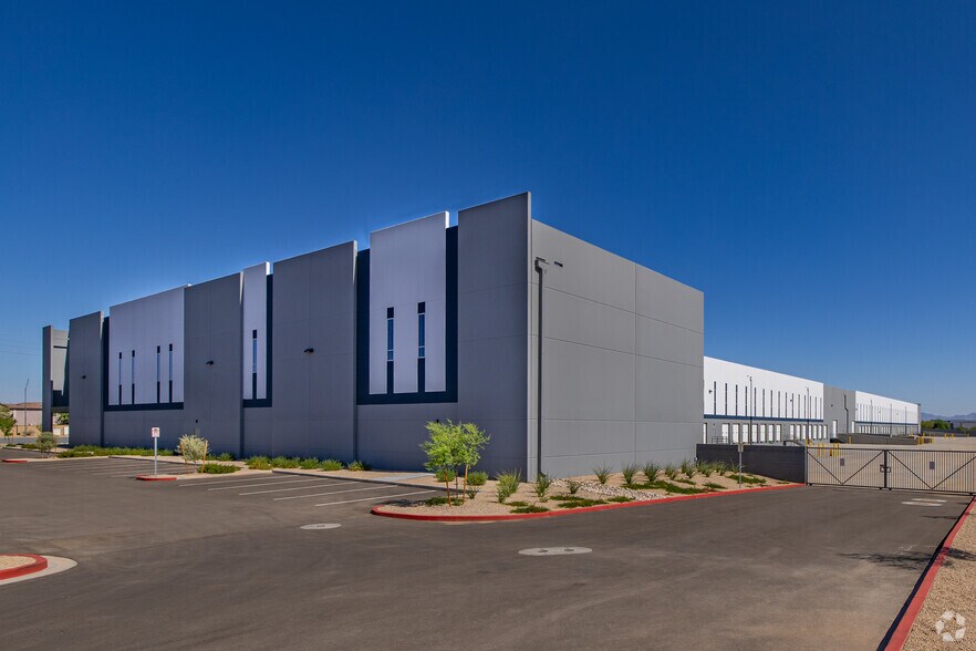 More Photos Of 12460 N Dysart Rd, El Mirage Warehouse For Lease