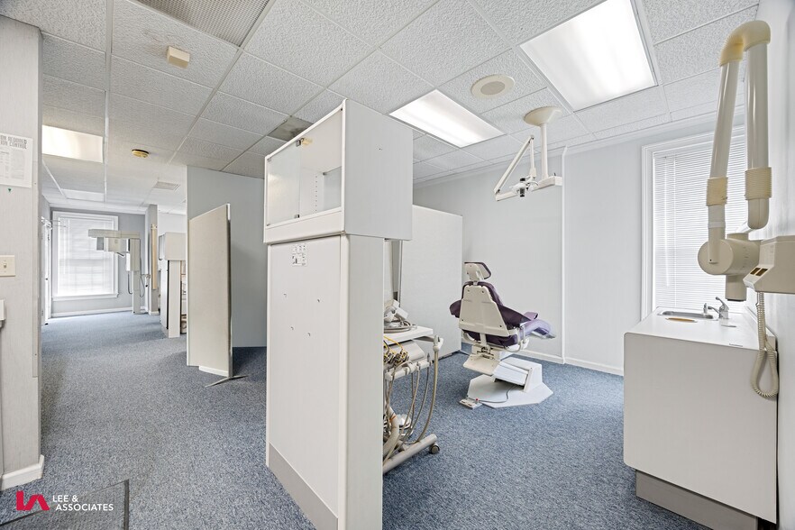 More Photos Of 1776 Old Spring House Ln, Dunwoody Medical For Lease