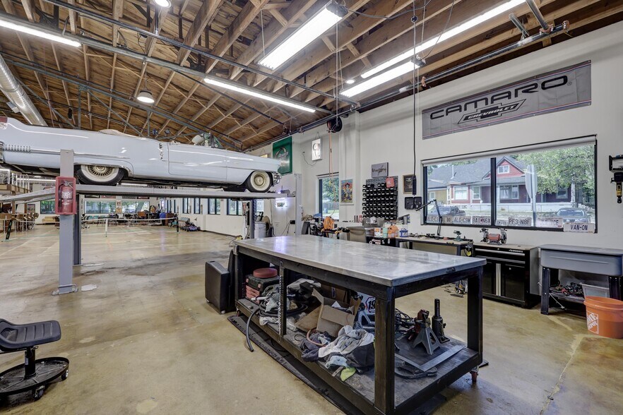 More Photos Of 102 S Wall Ave, Joplin General Retail For Lease