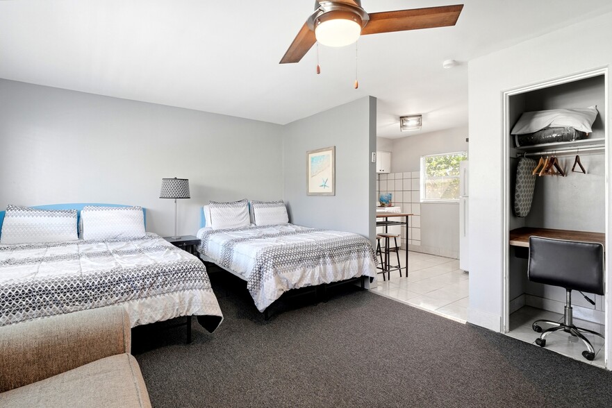 More Photos Of 11965 Gulf Blvd, Treasure Island Hotel For Sale