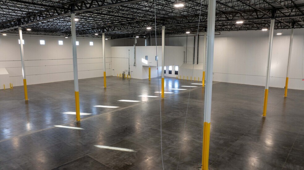 More Photos Of 245 Paterson Plank Rd, Carlstadt Distribution For Lease