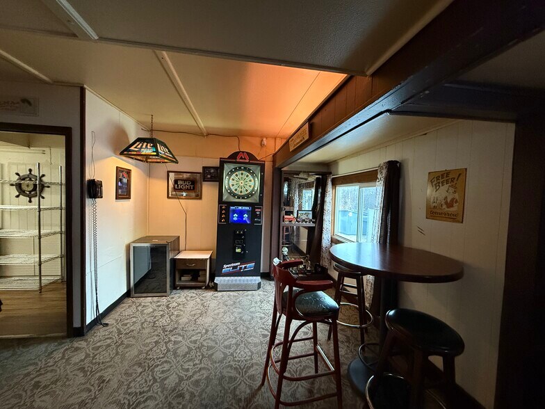 More Photos Of 51815 Kenai Spur Hwy, Kenai General Retail For Sale