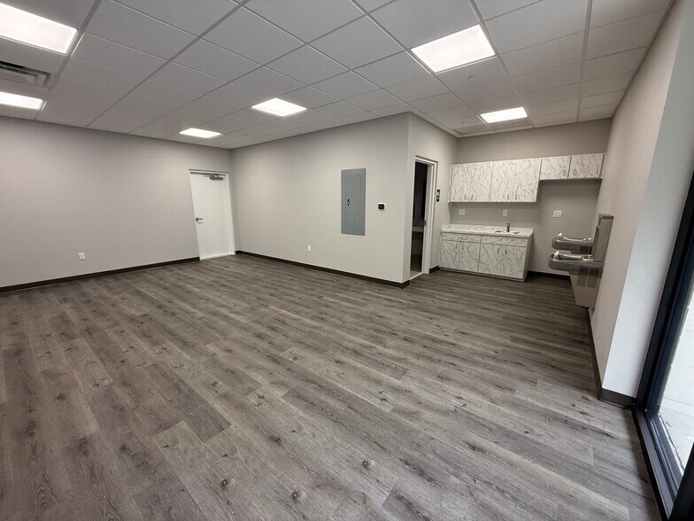 More Photos Of 5435 SW 6th Pl, Ocala Warehouse For Lease