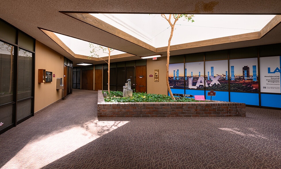 More Photos Of 9100 S Sepulveda Blvd, Los Angeles Office For Lease