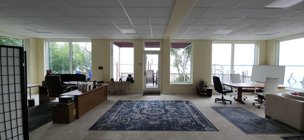 More Photos Of 3120-3131 E Riverside Dr, Fort Myers Research And Development For Sale