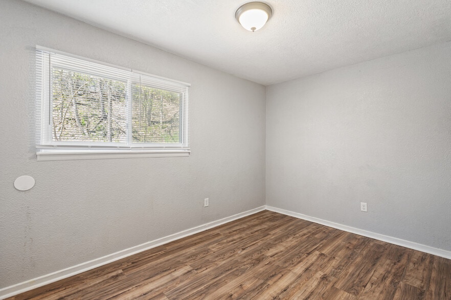 More Photos Of 525 N Arlington St, Kalamazoo Apartments For Sale