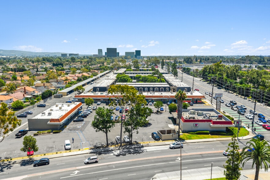 More Photos Of 3001-3041 S Bristol St, Santa Ana Unknown For Lease