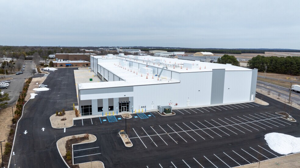 More Photos Of 2100 Smithtown Ave, Ronkonkoma Refrigeration Cold Storage For Lease