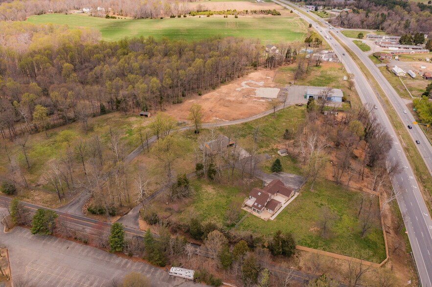 More Photos Of 11275 Edge Hill Rd, Newburg Service For Sale