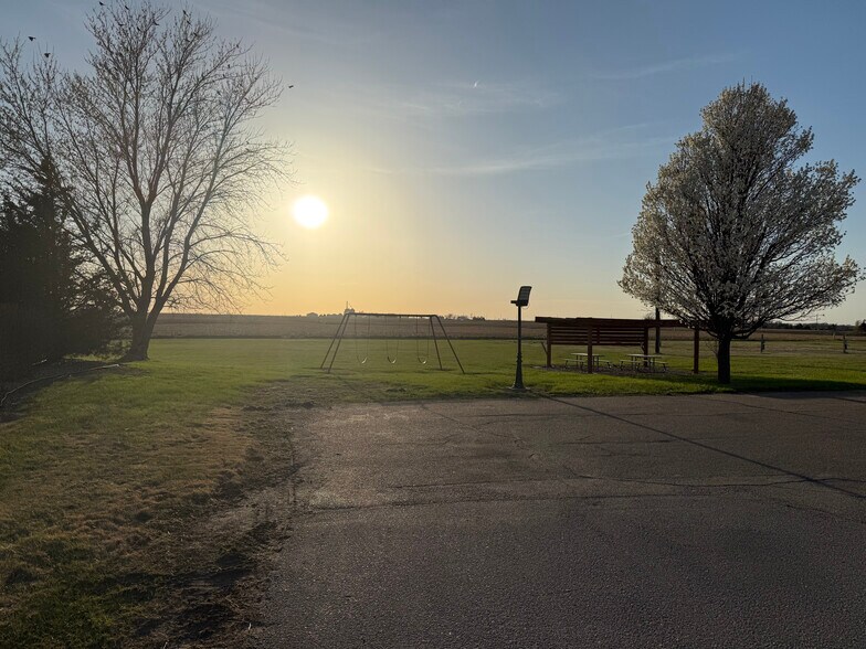 More Photos Of 2426 S Lincoln Ave, York Hotel For Sale