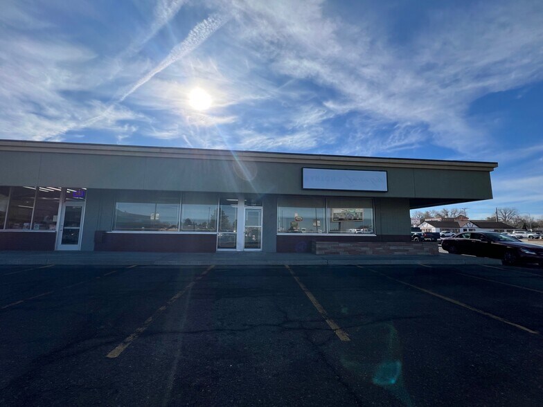 More Photos Of 528-550 Blue Lakes Blvd N, Twin Falls Freestanding For Lease