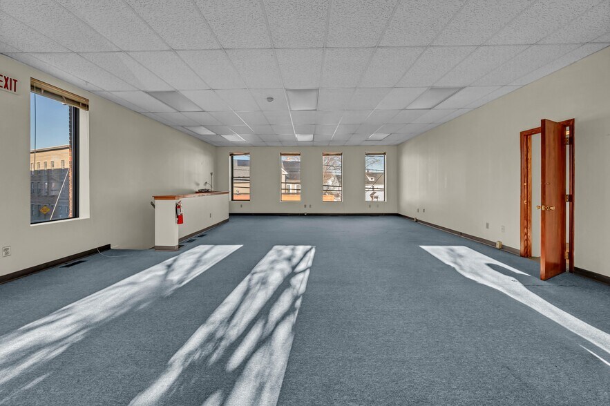 More Photos Of 126 Franklin St, Torrington Light Manufacturing For Sale