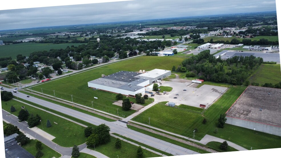 More Photos Of 2510 19th St SW, Mason City Manufacturing For Sale