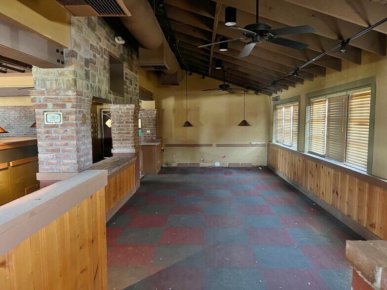 More Photos Of 2601 S Broadway Ext, Edmond Restaurant For Lease