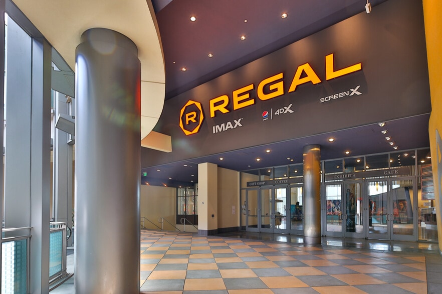 More Photos Of 15301 Ventura Blvd, Sherman Oaks Unknown For Lease