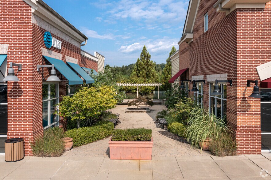 More Photos Of 3-15 Lee Airpark Dr, Edgewater Unknown For Sale