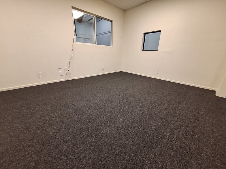 More Photos Of 5067-5085 Arville St, Las Vegas Unknown For Lease