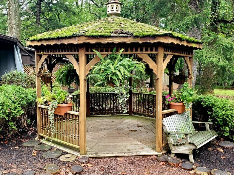 More Photos Of 350 Timber Rd, Mount Gretna Restaurant For Sale