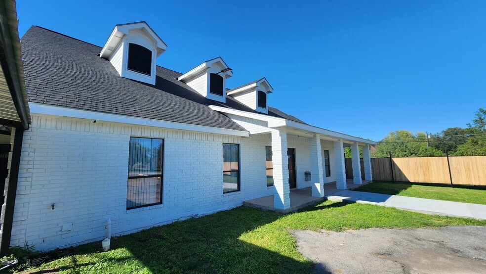 More Photos Of 2313 Citrus Ln, Mission Loft Creative Space For Lease