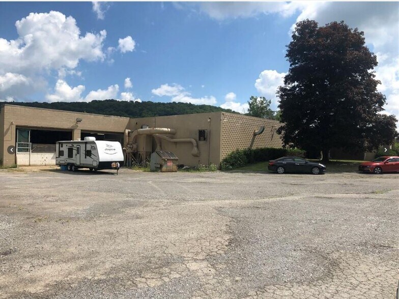 More Photos Of 90 Pattison St, Evans City Manufacturing For Lease