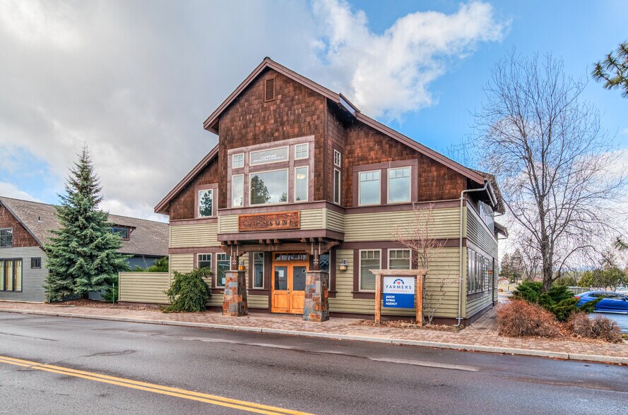 Primary Photo Of 257 S Pine St, Sisters Office For Lease