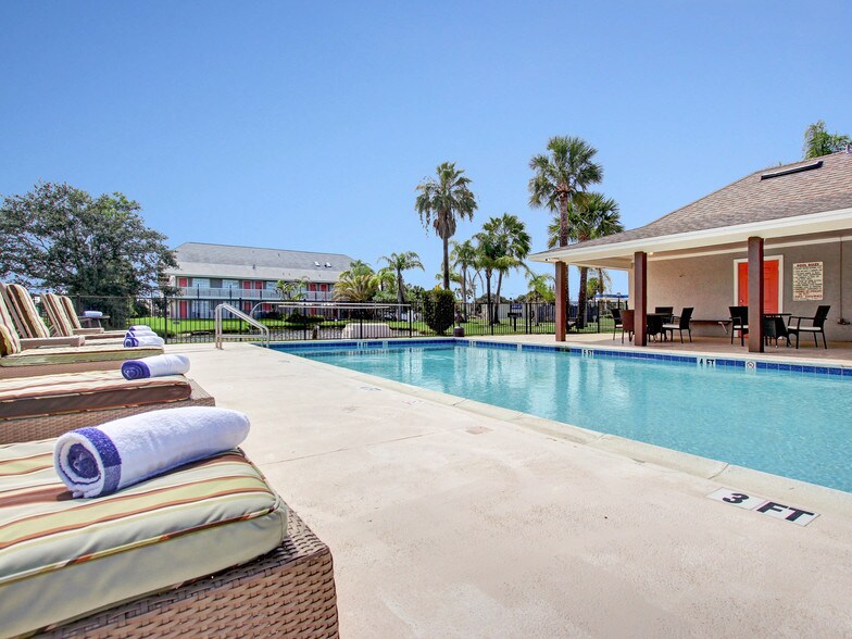 More Photos Of 3220 S Fiske Blvd, Rockledge Hotel For Sale