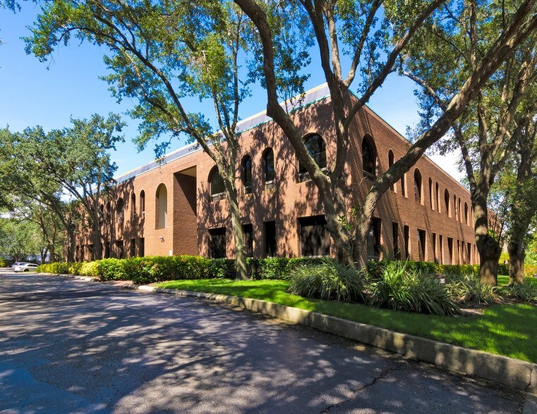 More Photos Of 2055 Wood St, Sarasota Office For Lease