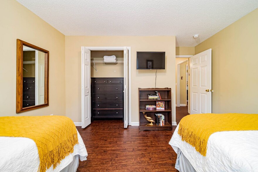 More Photos Of 84-86 Benson Rd, Travelers Rest Specialty For Sale