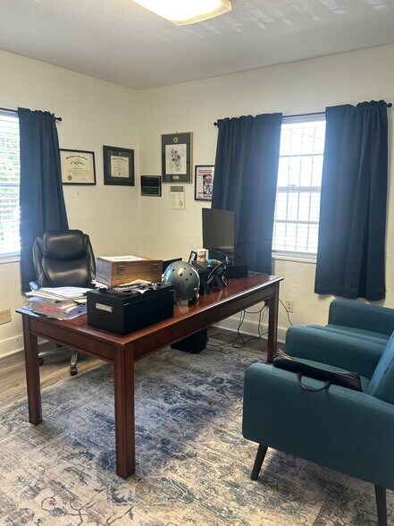 More Photos Of 902 N Armenia Ave, Tampa Office For Sale